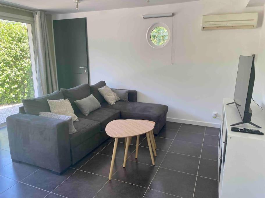 Appartement 2-4 Pers. Piscine, Entre Aix Et Cassis La Destrousse Экстерьер фото